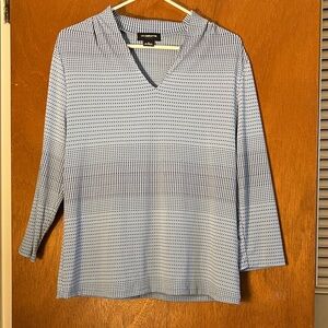 Liz Claiborne Light Blue V‑Neck Long Sleeve Patterned Top